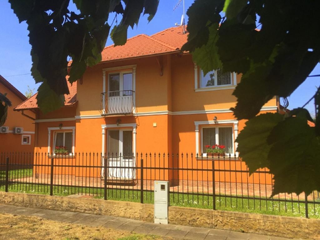 Hotel Horvath Vendeghaz Orosháza Exterior foto